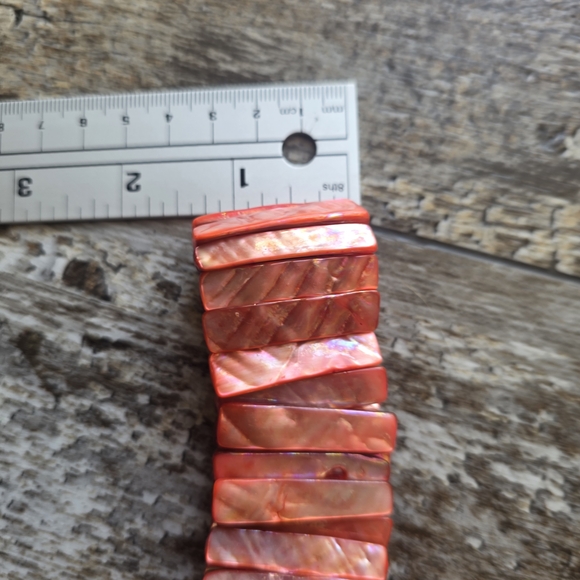 Iridesencent Coral Shell Bracelet - Picture 5 of 5